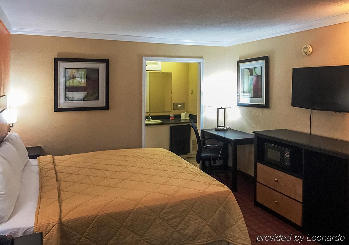 Rodeway Inn West Dodge Omaha Esterno foto