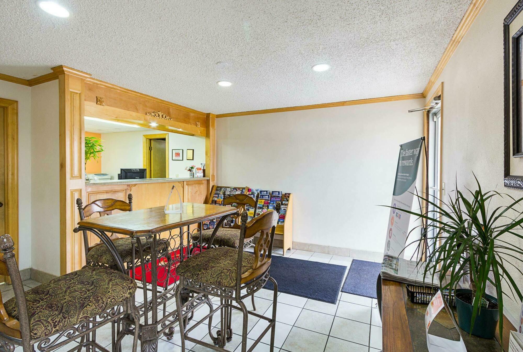 Rodeway Inn West Dodge Omaha Esterno foto